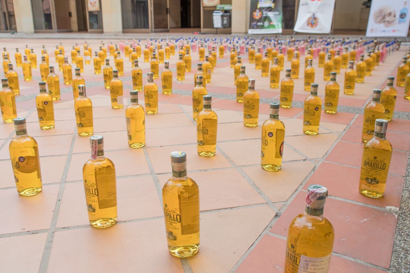 Más de $50 millones en botellas incautadas, dejan operativos en el Huila. Foto Gobernación Huila