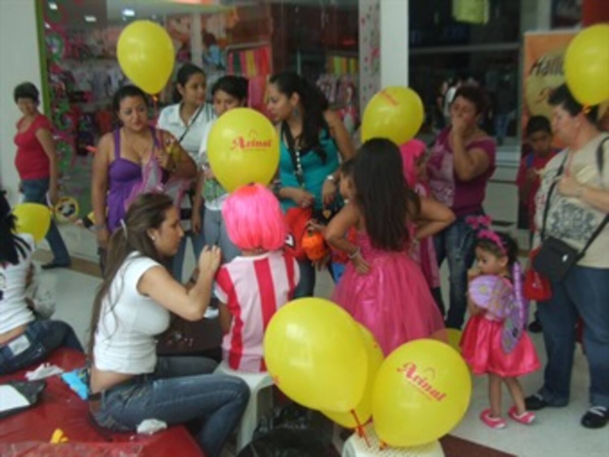 Desfile de mitos y leyendas en Medellín por celebración de Halloween