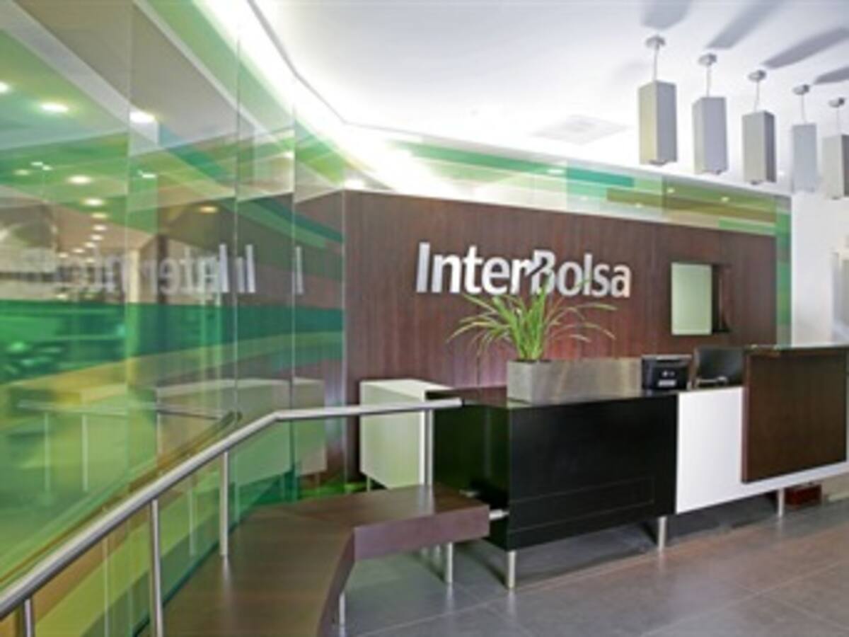 Resumen 8:00 am: Por cuatro delitos responderán los 17 implicados en caso Interbolsa