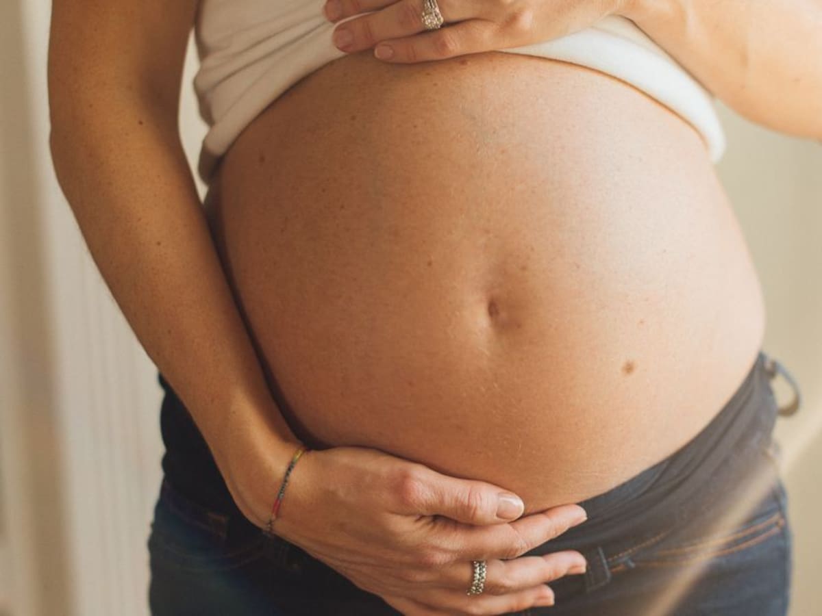 Absuelven a fiscal embarazada que habían sancionado por faltar a audiencias