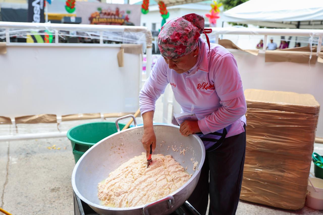 Se elaboraron más de 3.000 almojábanas. Foto Gobernación Huila