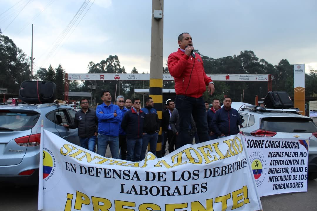 Sintrapazdelrío llevó a cabo mitines informativos en la planta industrial Belencito con el propósito de socializar a los trabajadores  la culminación, sin acuerdo, de la etapa de arreglo / Foto: Sintrapazdelrío.