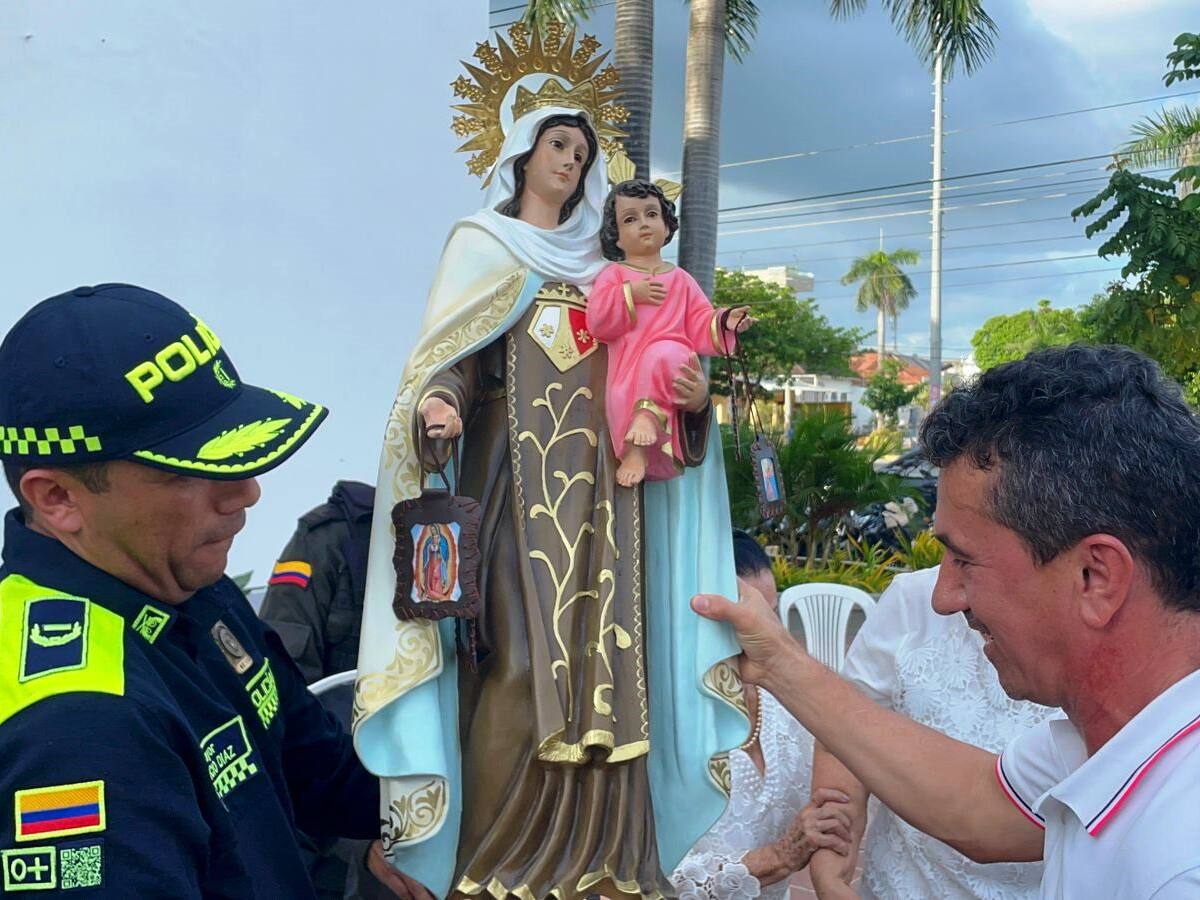 La Virgen del Carmen: Un Regalo de Fe para la Estación de Policía de Arjona, Bolívar