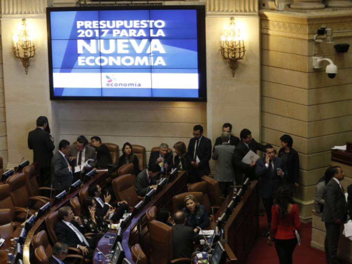 Salarios superiores a $1.487.650 pagarían retención en la fuente