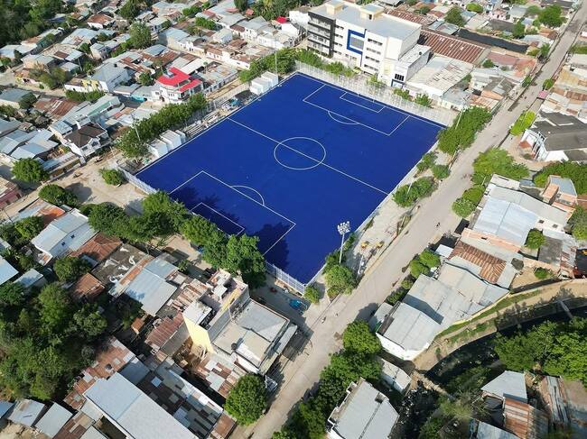 Vuelve a rodar el balón en la renovada Cancha 12 de Noviembre en El Carmen de Bolívar