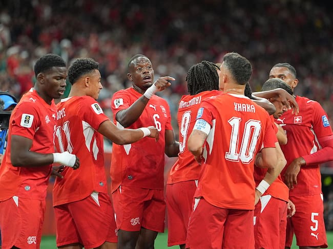 Jugadores de Suiza tras el triunfo ante Argelia / Getty Images