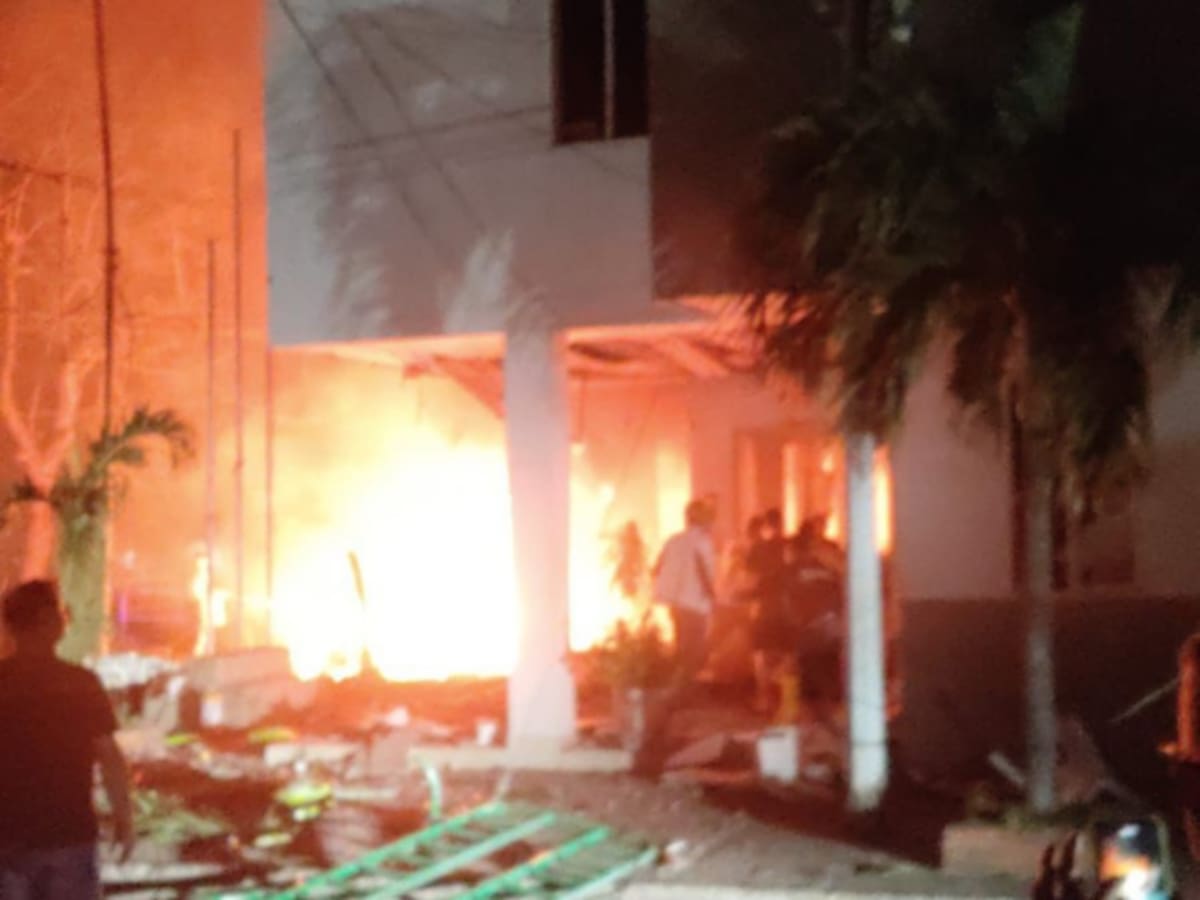 Policía atribuye a frentes del ELN atentado con carro bomba contra estación en Los Patios