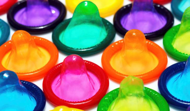 Decomisan condones y otros elementos falsificados