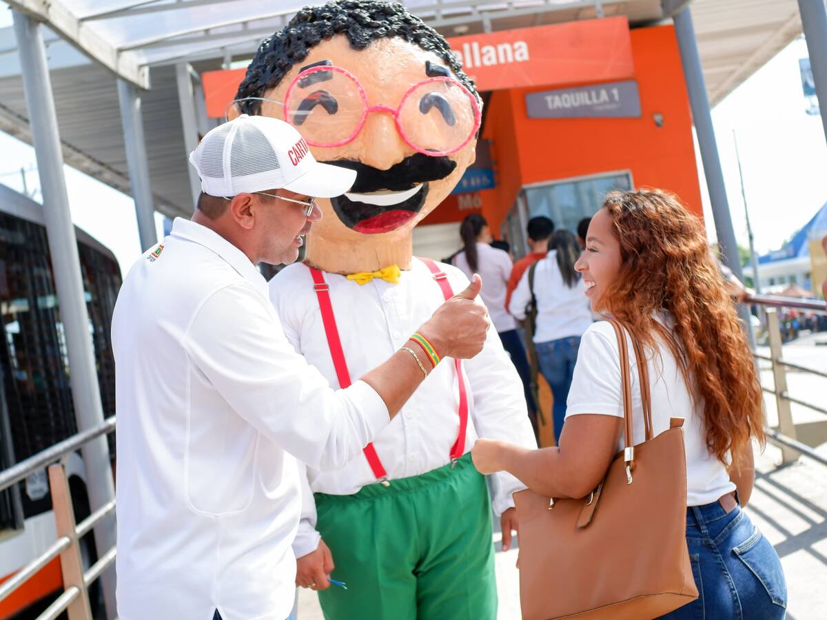 ’Don Pacho’, el buen ciudadano que se toma las estaciones de Transcaribe en Cartagena