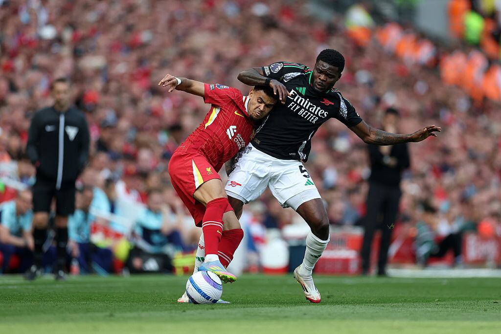 Luis Díaz (Liverpool) y Thomas Partey (Arsenal) / Getty Images