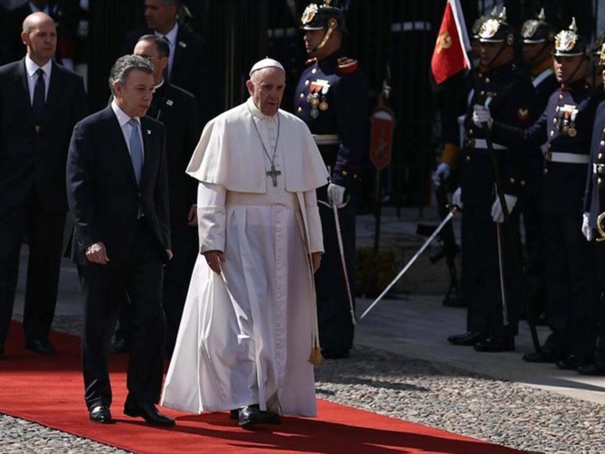 Colombia será un aliado para solucionar la crisis de Venezuela: Santos al papa