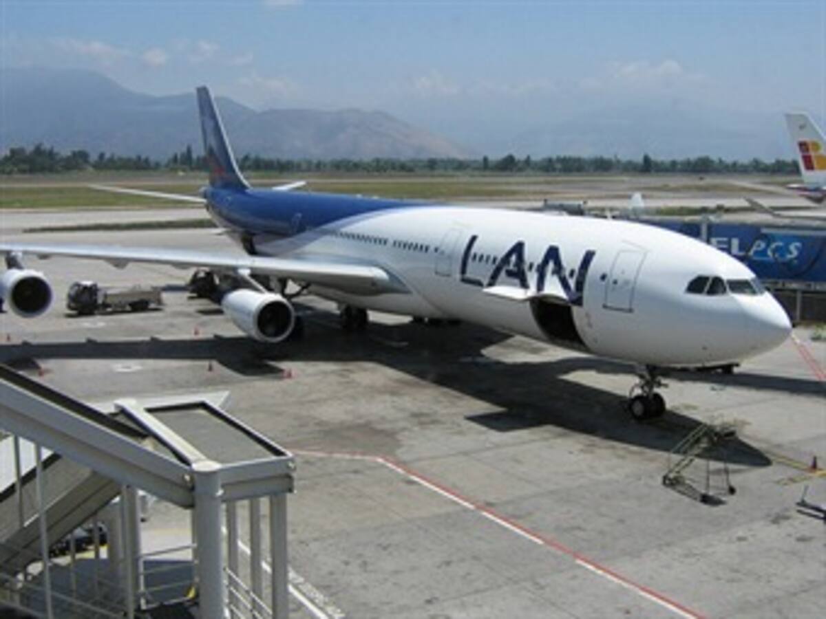 Desde hoy LAN Chile comienza a operar en Colombia las rutas de Aires