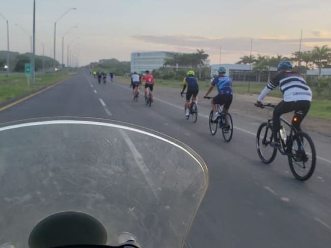 Policía promueve campaña para evitar accidentes con ciclistas en Bolívar