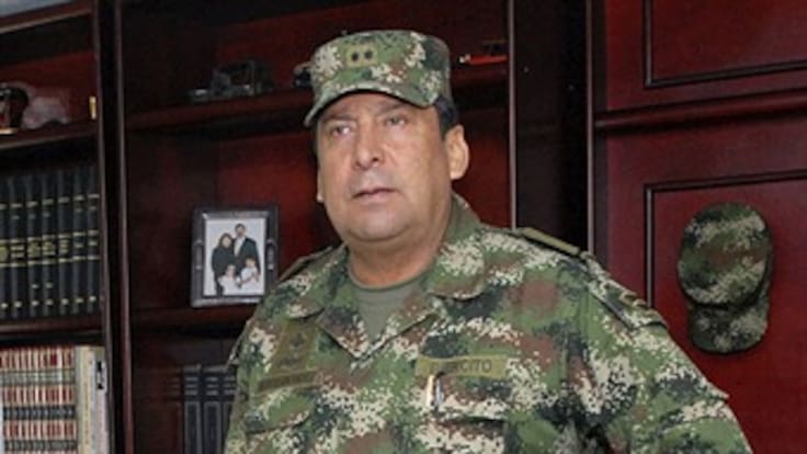 Abren investigación contra el general Luis Roberto Pico por supuestos vínculos con ‘paras’