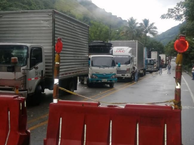 Transportadores de carga los más afectados con cierres en la Línea