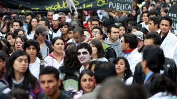 Con “desnudatón” inicia paro estudiantil convocado por la Mane