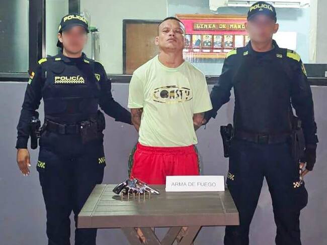 Con un revólver, fue sorprendido “El Pibe” en el barrio La Quinta