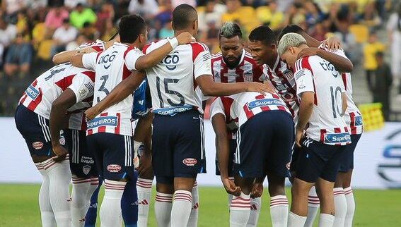 Jugadores del Junior de Barranquilla previo al partido ante Atlético Bucaramanga / Foto: @JuniorClubSA