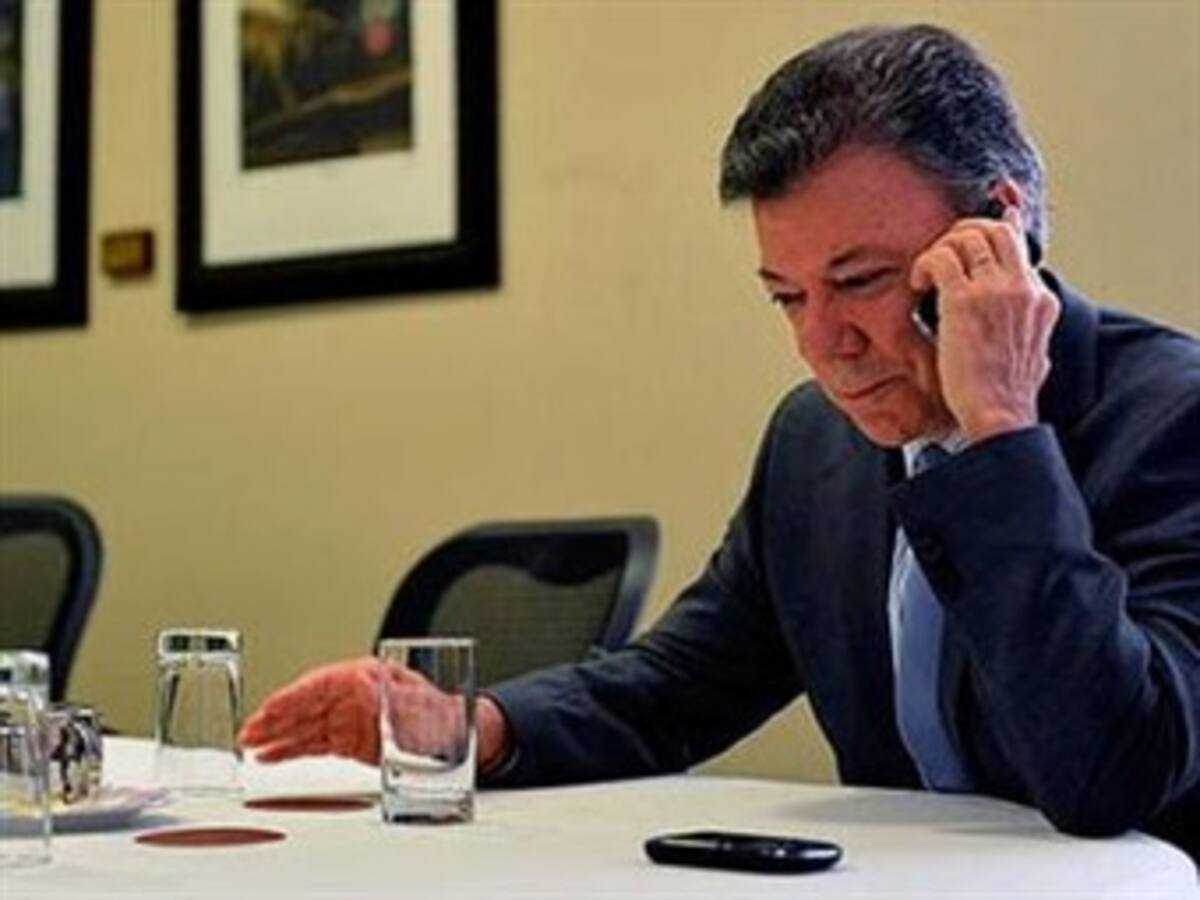 Presidente se vuelve a quejar de las llamadas por celular
