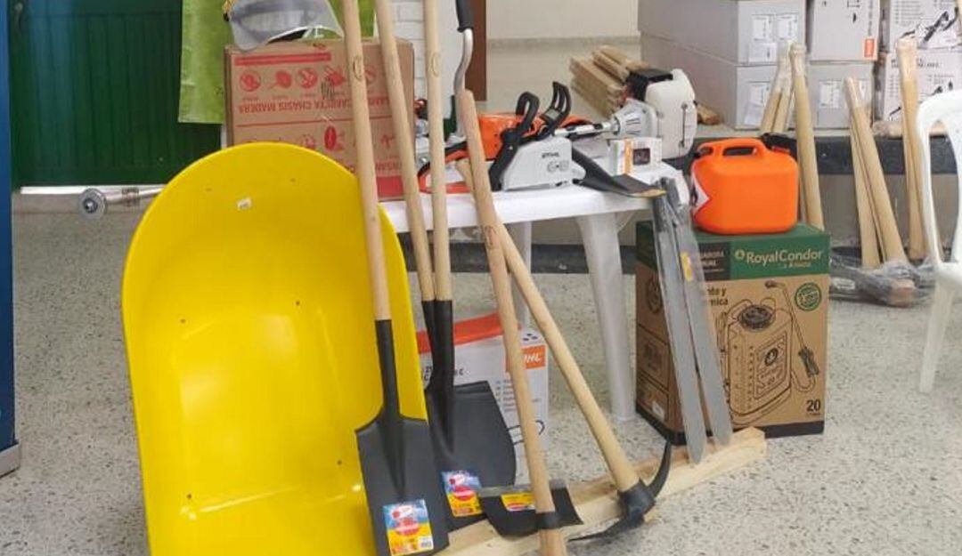 Apoyo para arreglo de vías rurales.