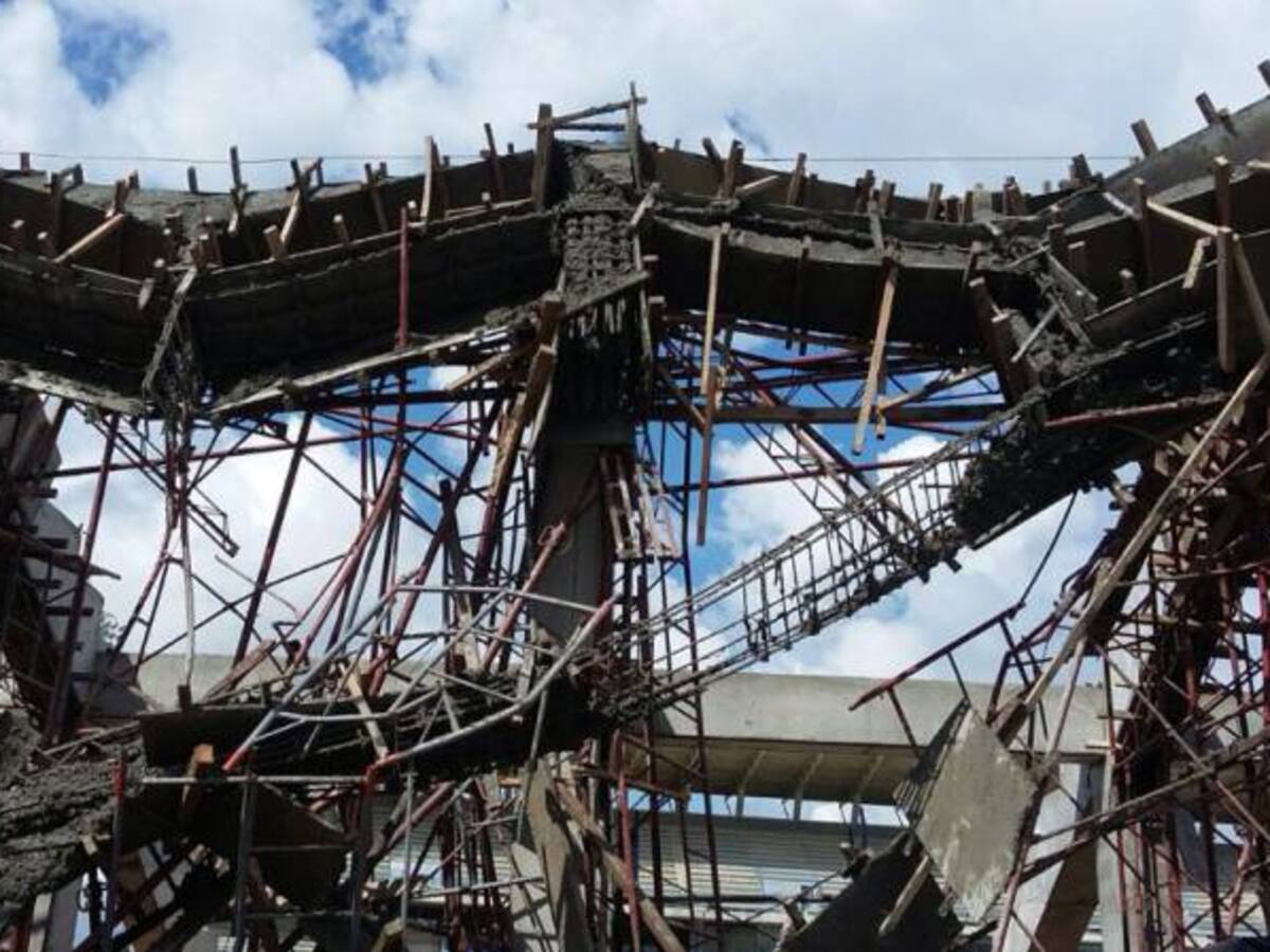 Se desploma gradería que se estaba construyendo en el estadio de fútbol de Montería