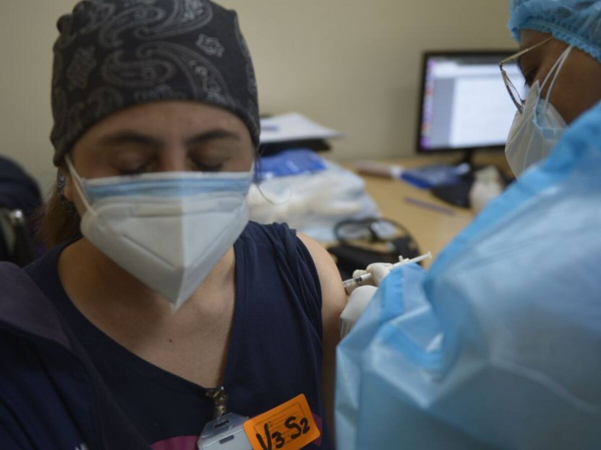 Ecuador empezó vacunación contra el COVID-19