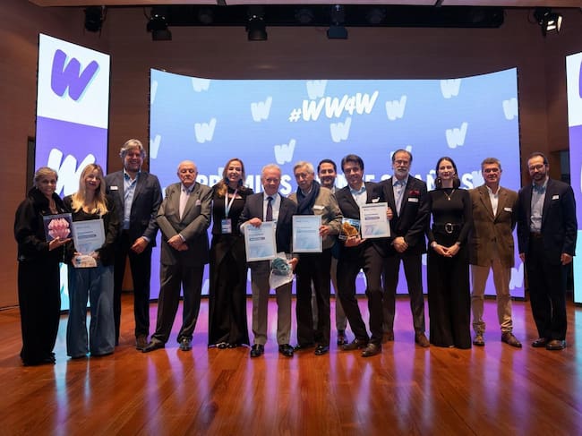 Premiación a las categorías: sector social, compromiso con el desarrollo social, sector público, sector empresarial y champion del año. |Foto: Cortesía
