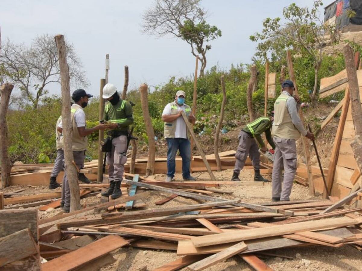 Viviendas de madera en las faldas de La Popa fueron destruidas