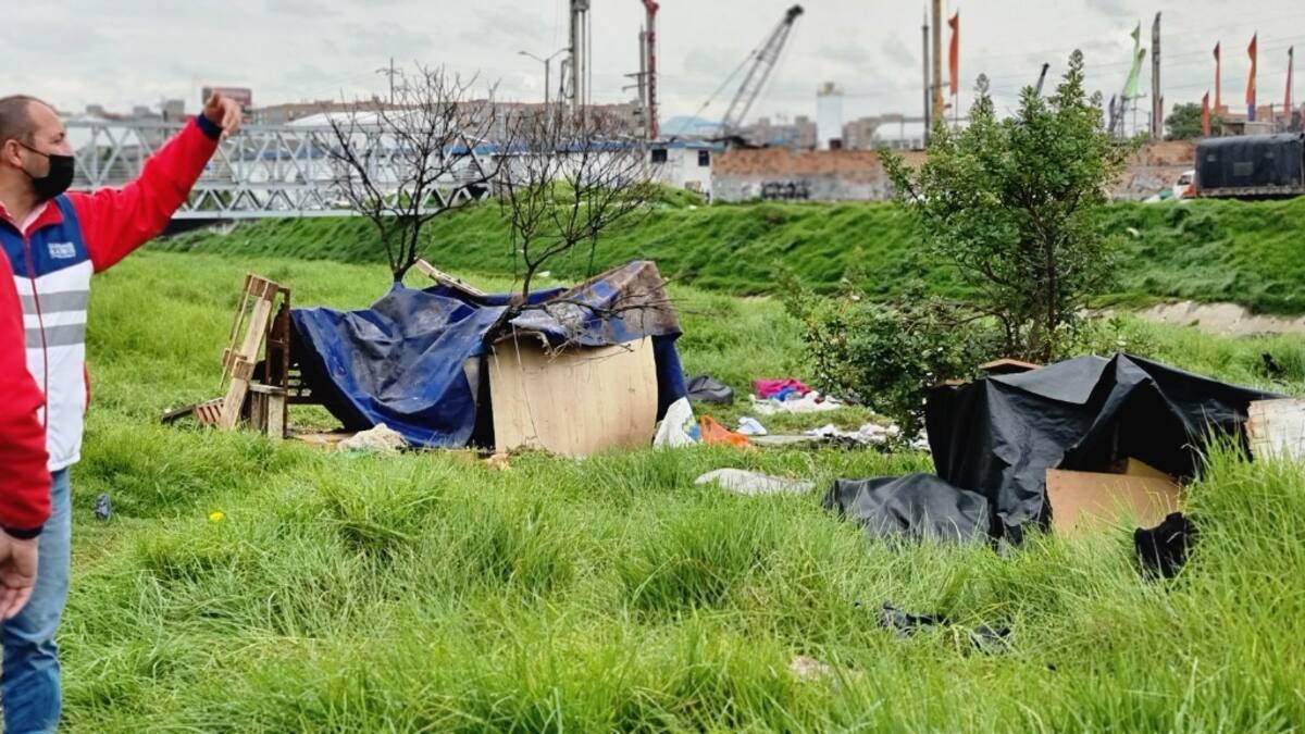 Personería Bogotá pide realizar buen manejo de residuos en canales y alcantarillados