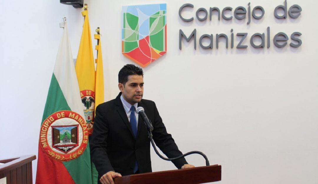 Fernando Arcila Castellanos, Personero de Manizales