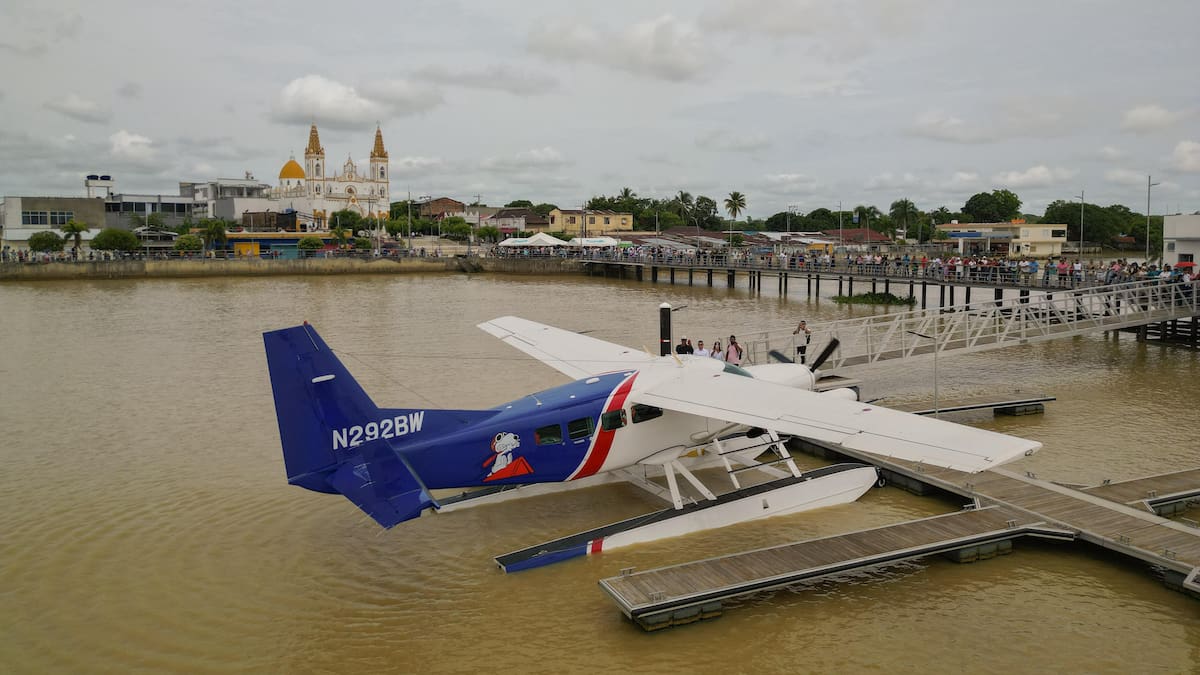 Hidroavión revuela la historia: la Ciénaga de Ayapel recibe su primer vuelo comercial en 50 años
