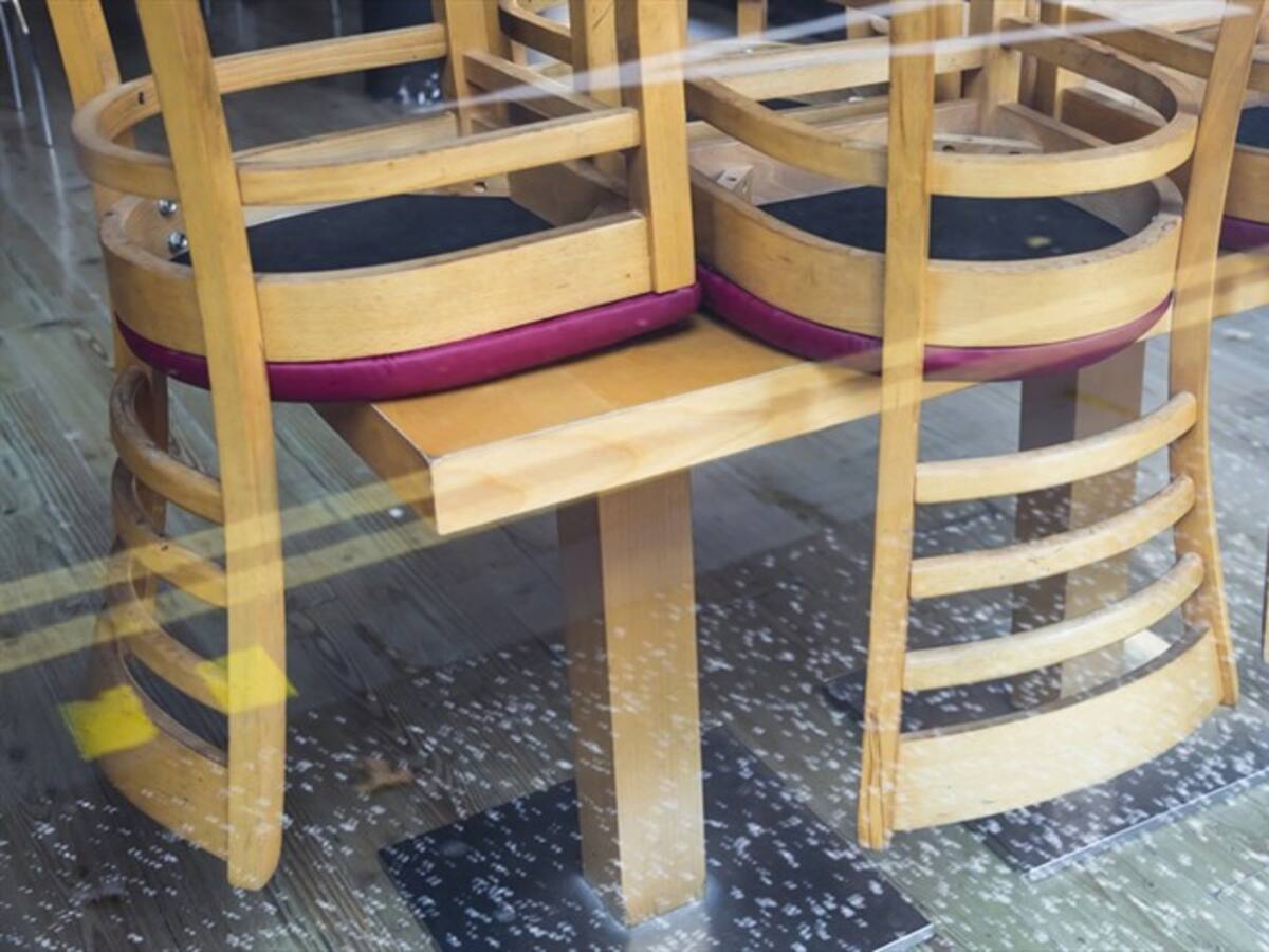 El pastor que decidió convertir su parroquia en un bar para poder abrir