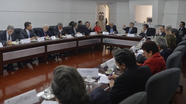 Reunión entre el presidente Santos, Humberto De la Calle y el Consejo Gremial Nacional. Foto: Presidencia de la República