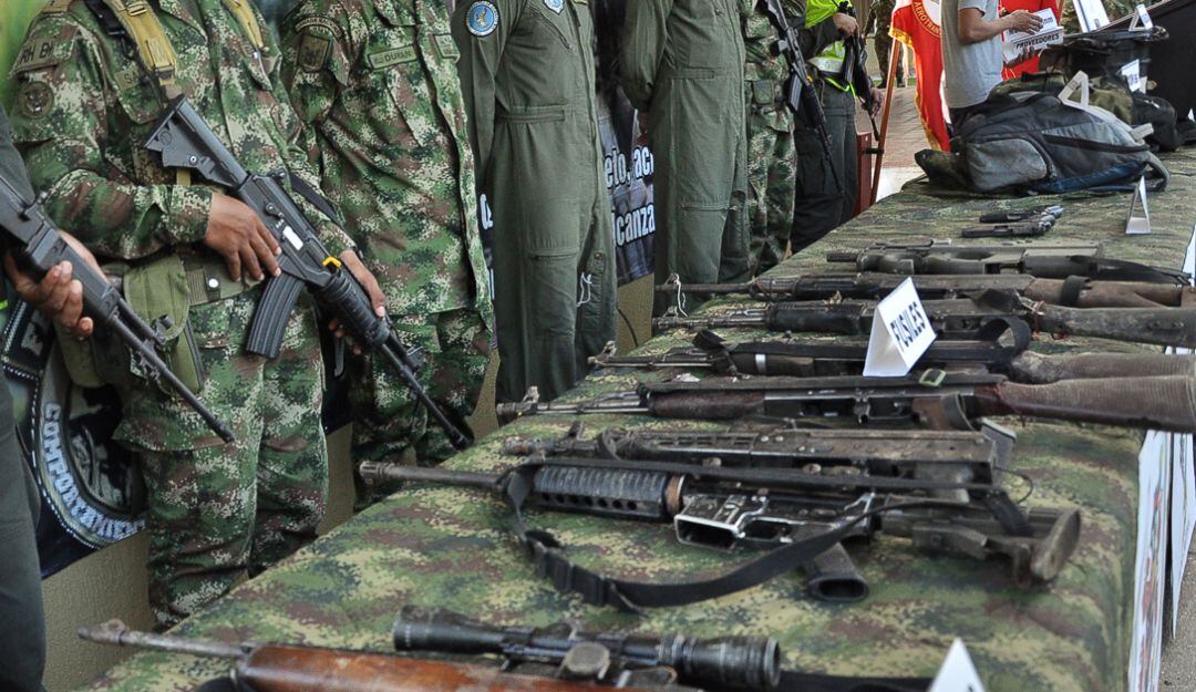 Fusiles incautados por el Ejército