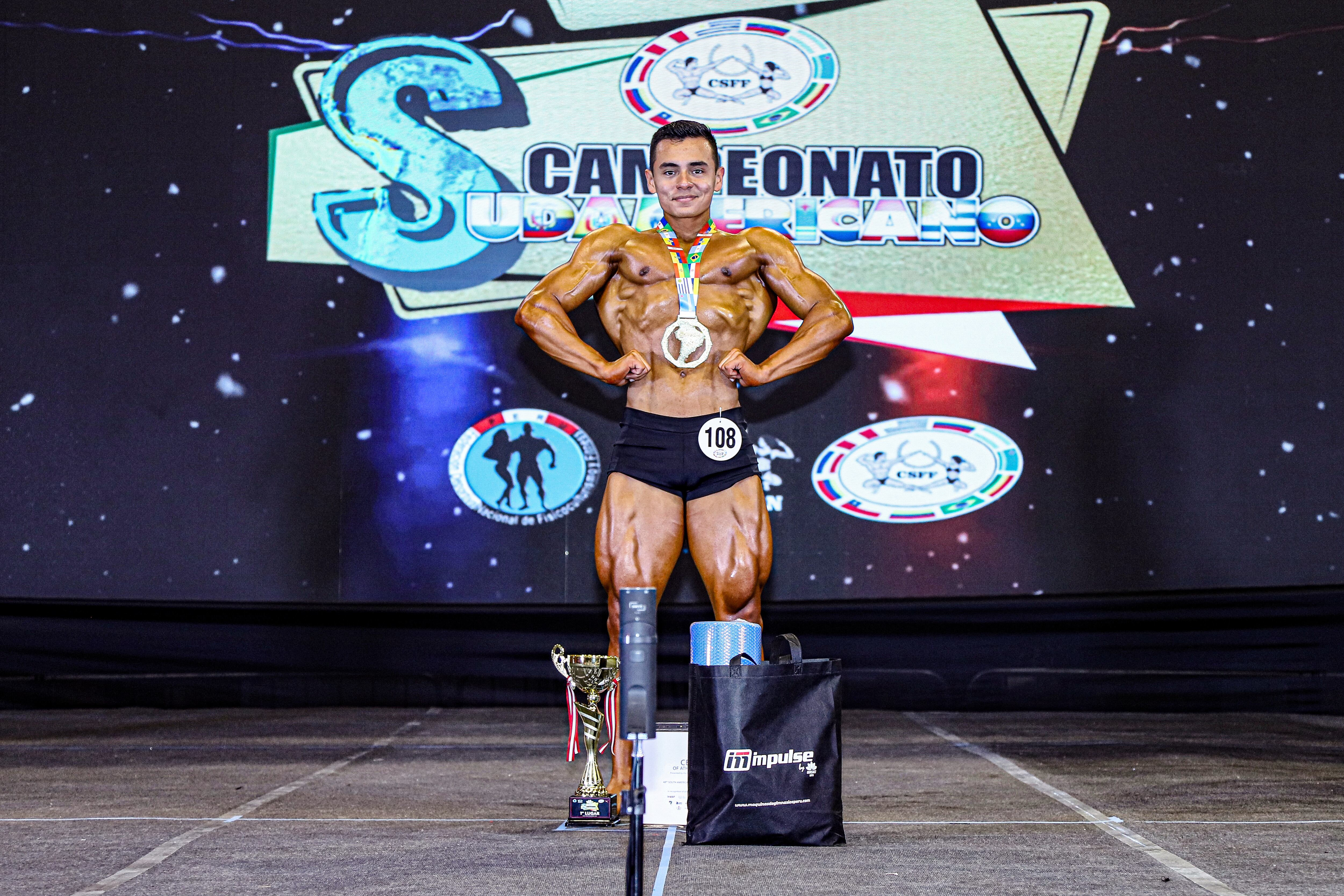 Redes Sociales de Santiago Márquez