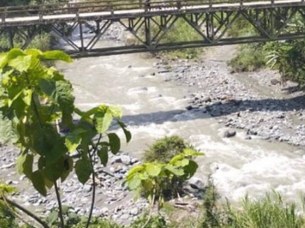 Habitantes de Río Claro no evacuarían la zona ante posible erupción del Volcán del Ruiz
