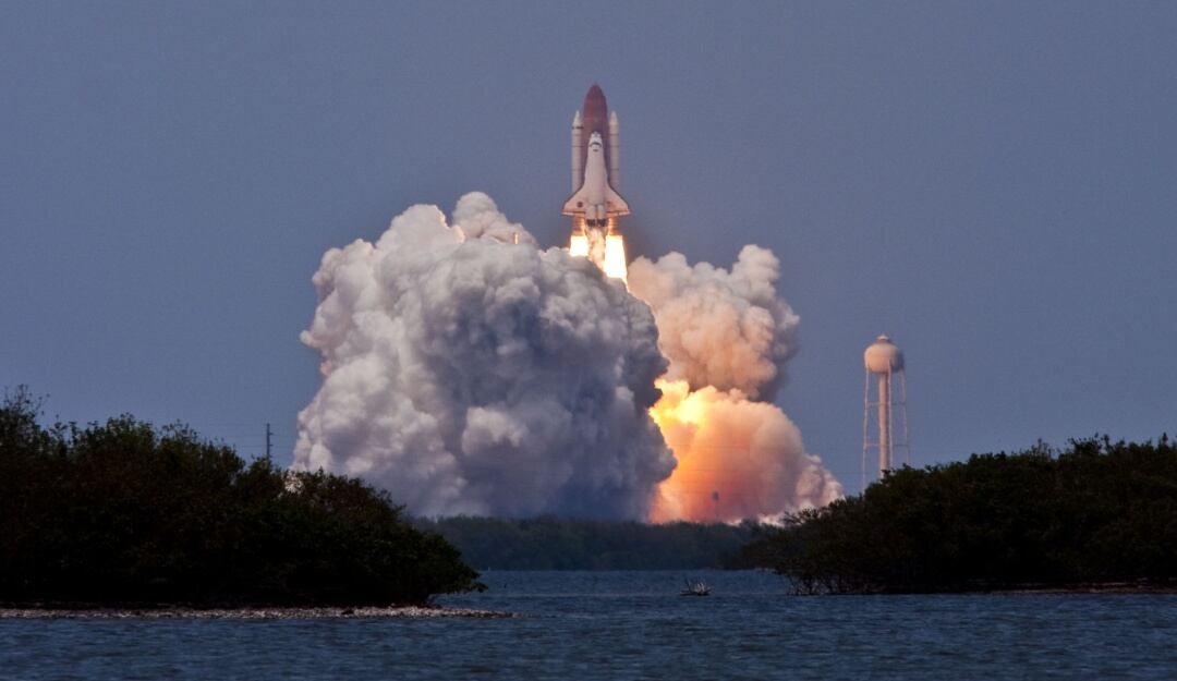 ¿Solo para millonarios? Se abrió puja por asiento para viajar al espacio