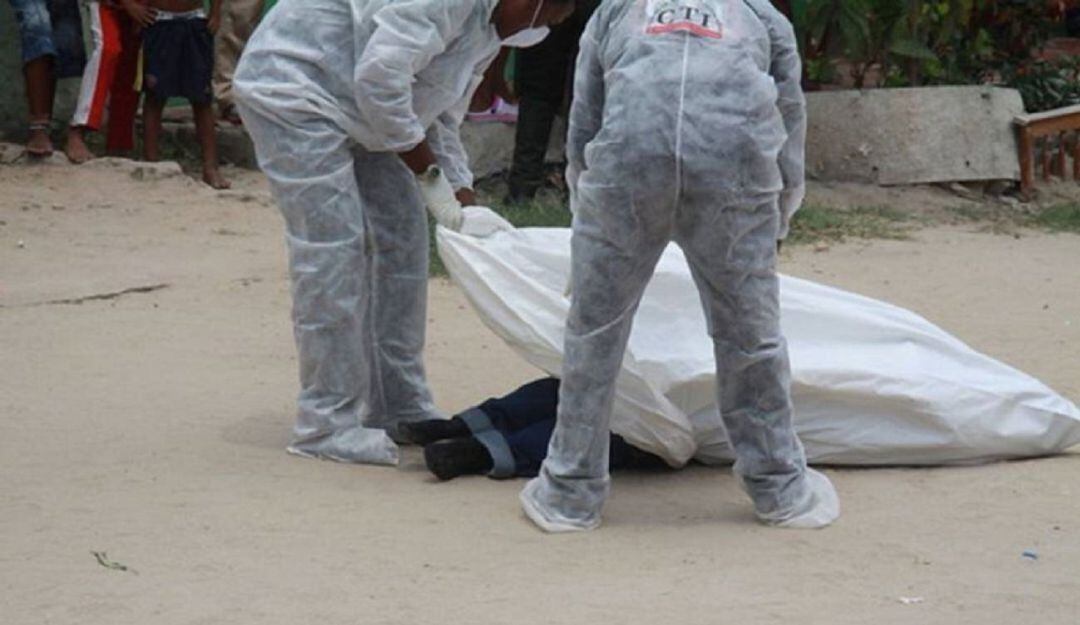 El hallazgo fue en la Ciénaga de los Vásquez, zona insular de Cartagena. La Policía asegura que sería una retaliación interna del Clan del Golfo