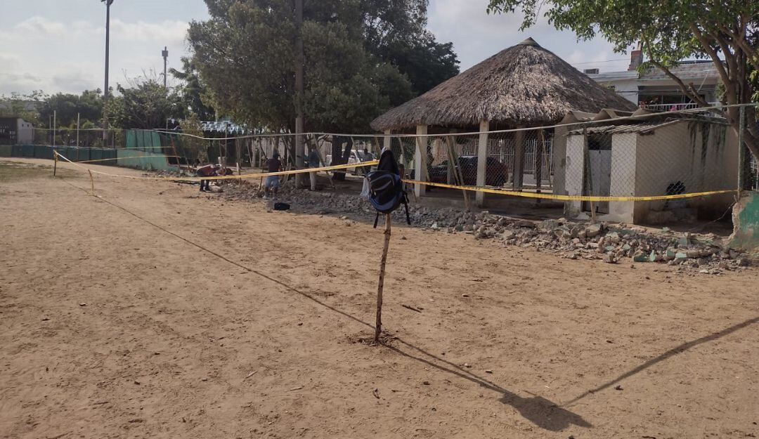 Con recursos propios la comunidad lidera una intervención para recuperar el escenario