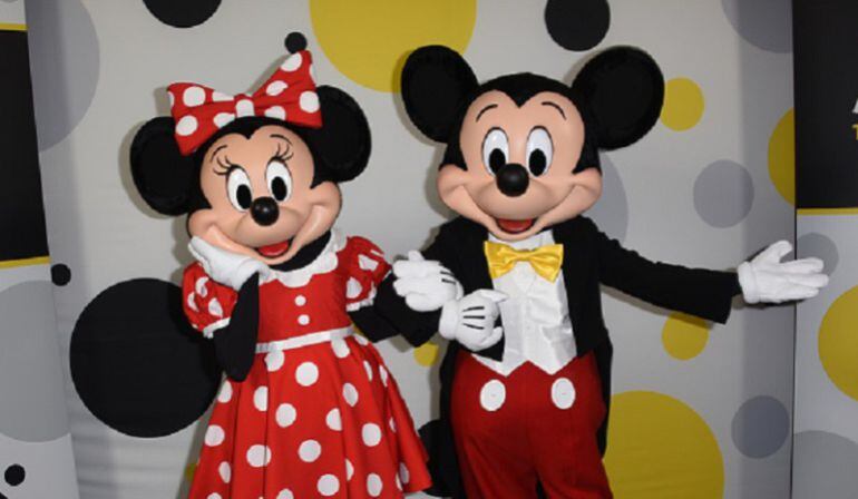 Supermodelos rinde un homenaje con mucho estilo a Mickey Mouse