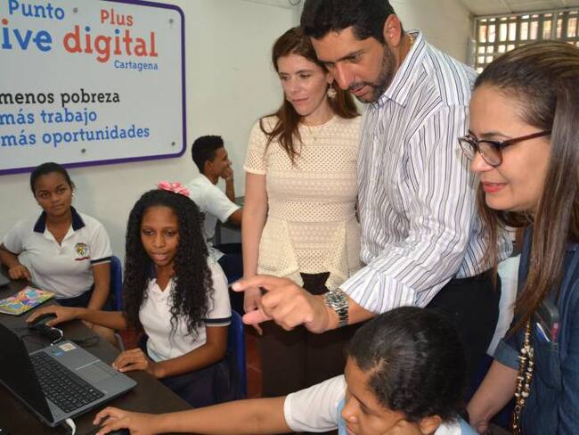 Viceministra TIC inauguró dos puntos Vive Digital Plus en Cartagena