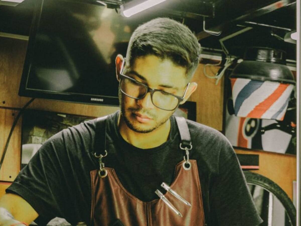 Las barberías imponen una nueva tendencia masculina en Santa Marta