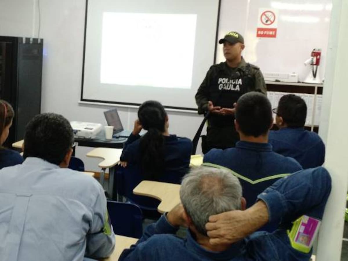 Gaula adelanta jornadas masivas para prevenir extorsión en Cartagena