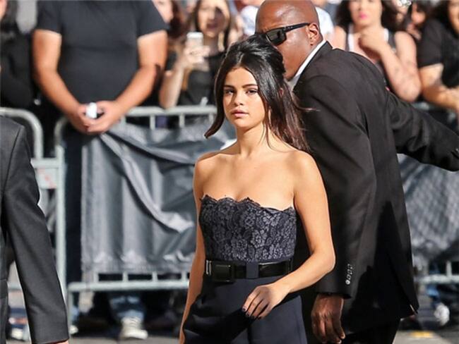 Selena Gomez encandila con su vestido negro