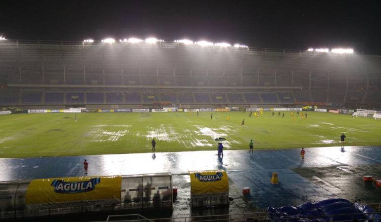 En medio de la piscina en la que se convirtió la cancha del Hernán Ramírez Villegas, el Depor tuvo su mejor nivel.
