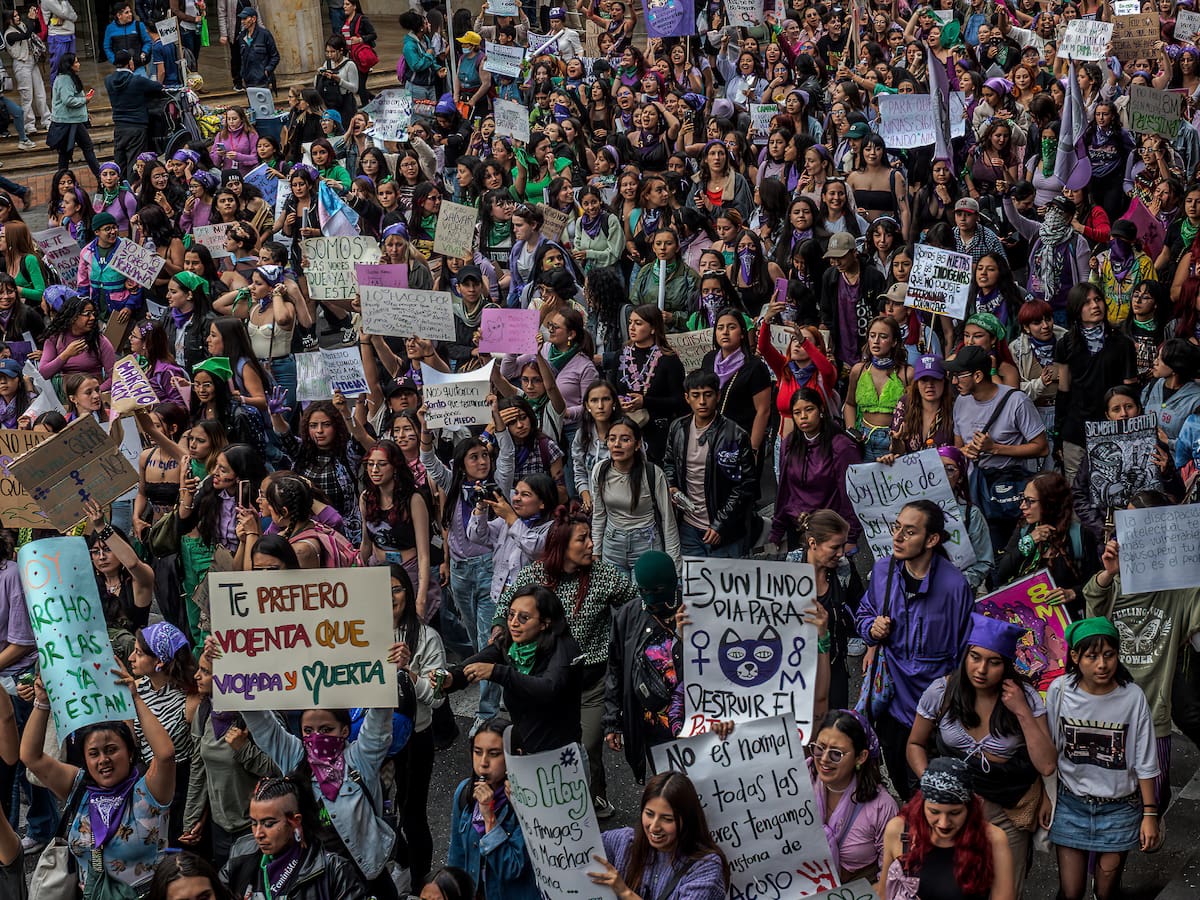 25N: Colectivos feministas se levantan contra la violencia de género en Colombia