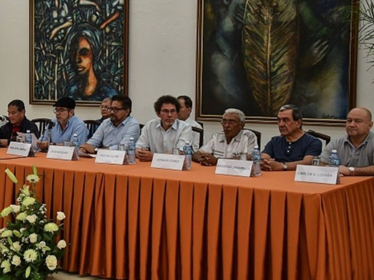 Farc denuncian asesinato de 32 de sus miembros