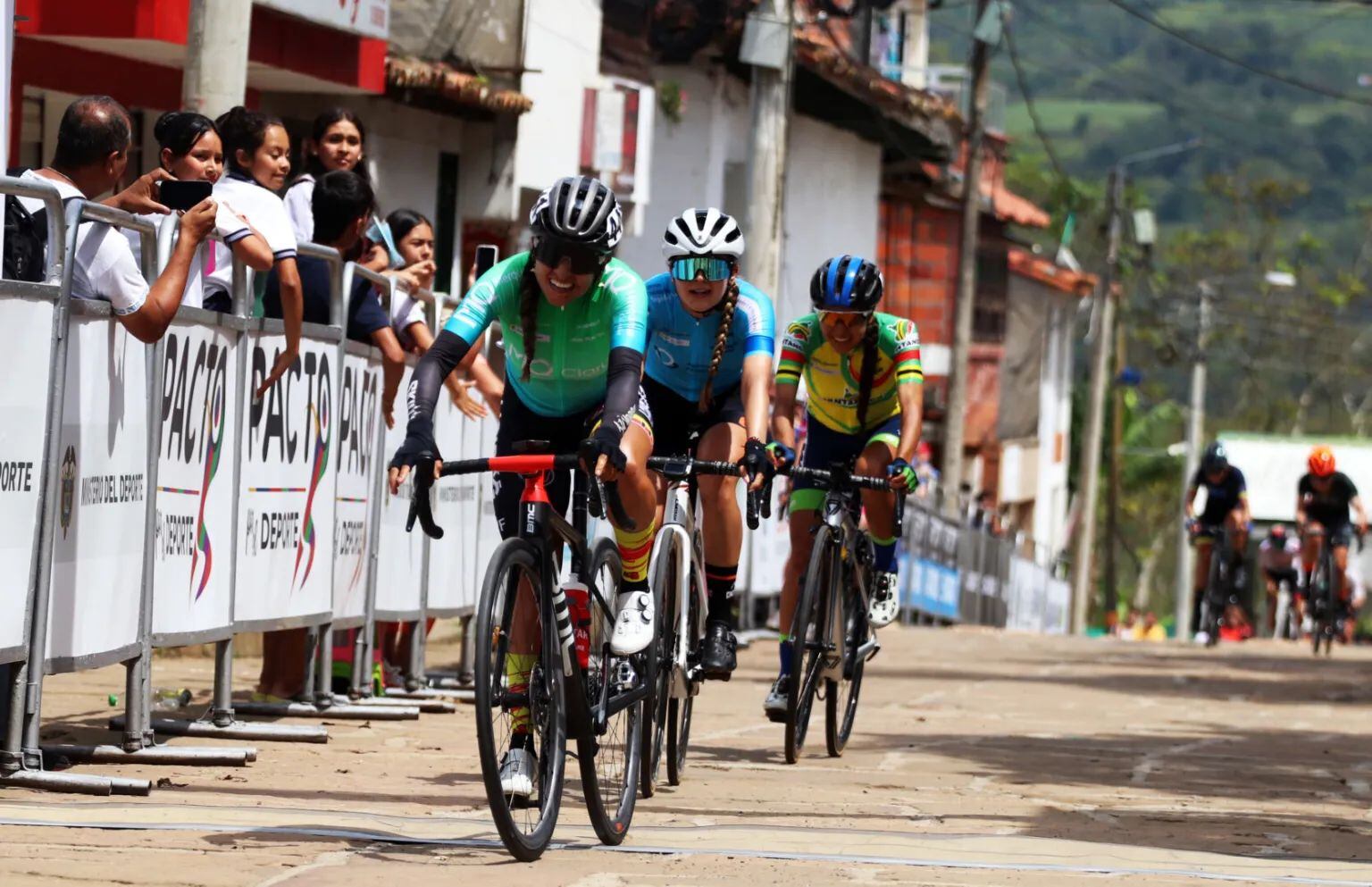 Cerrada la vía Curití - Bucaramanga por la Vuelta Porvenir