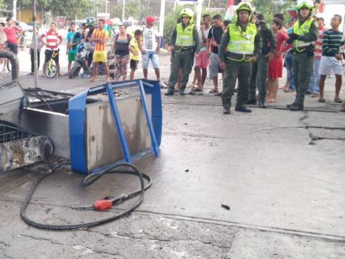 Cuatro muertos en explosión en estación de servicio en Barranquilla