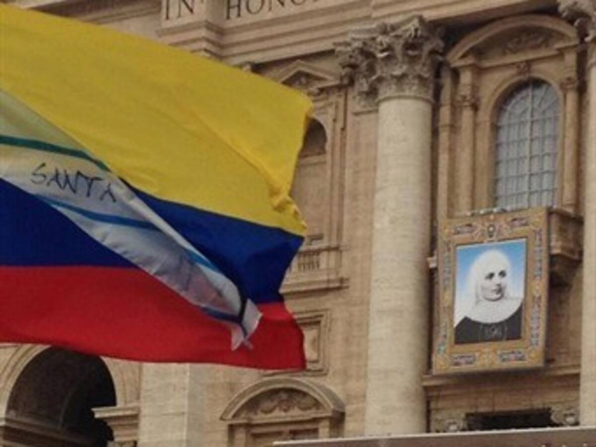 Imágenes de la canonización de la Madre Laura en Caracol Radio